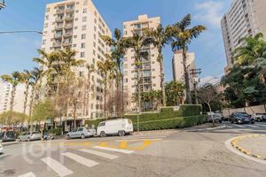 Image 36 - 884504