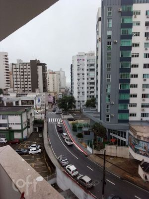 Image 17 - 884506