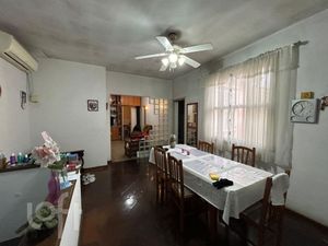 Image 19 - 884507
