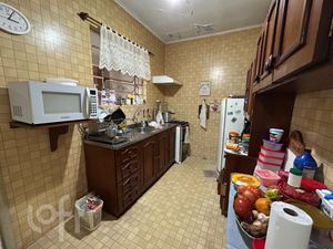 Image 10 - 884507