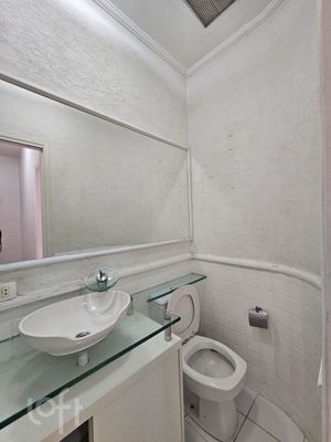 Image 18 - 884508