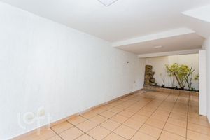 Image 35 - 884508