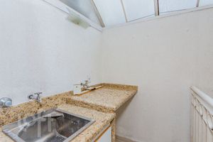 Image 9 - 884508