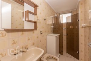 Image 8 - 884510