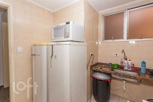 Image 30 - 884510