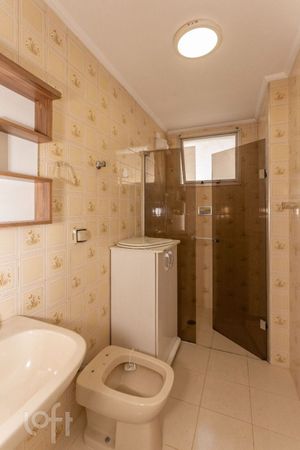 Image 9 - 884510