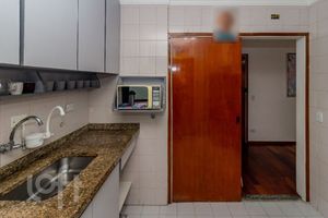 Image 18 - 884514