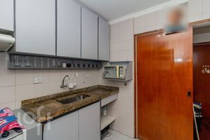 Image 16 - 884514