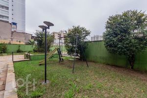 Image 28 - 884514