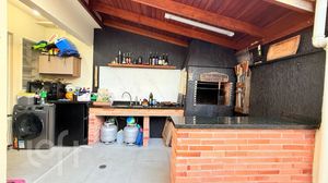 Image 7 - 884517
