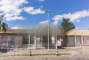Image 32 - 884517