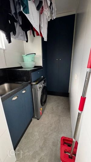 Image 9 - 884519