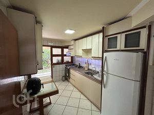 Image 21 - 884520