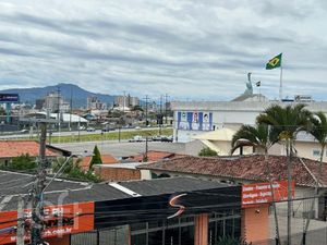 Image 18 - 884520