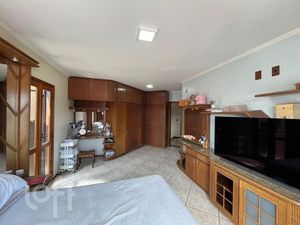 Image 11 - 884520