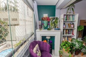 Image 6 - 884521