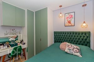 Image 18 - 884521