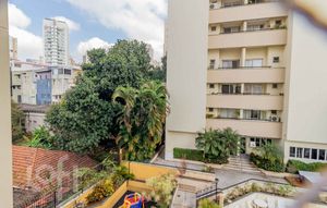 Image 7 - 884521