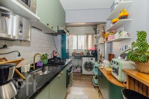 Image 34 - 884521