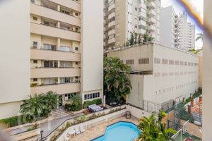 Image 9 - 884521
