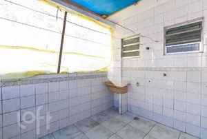 Image 4 - 884524