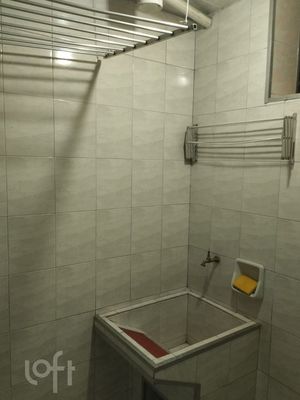 Image 8 - 884525