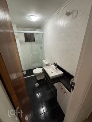 Image 12 - 884527
