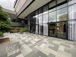 Image 17 - 884528