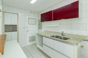 Image 30 - 884529