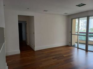 Image 3 - 884529