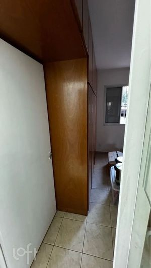 Image 9 - 884536