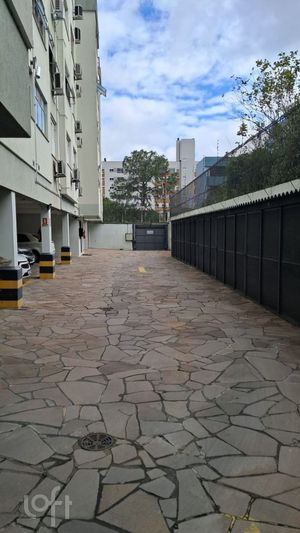Image 31 - 884538