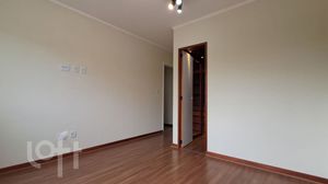 Image 21 - 884538