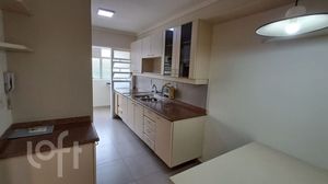 Image 3 - 884538