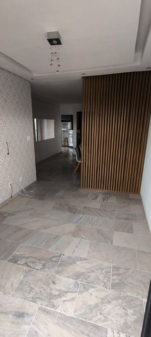 Image 5 - 884540