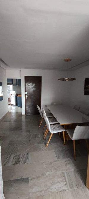 Image 21 - 884540