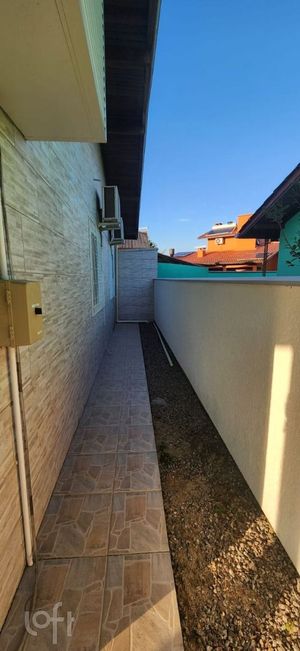 Image 29 - 884545