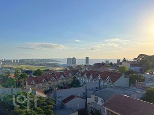 Image 21 - 884546