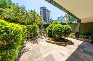 Image 6 - 884547