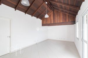 Image 42 - 884549