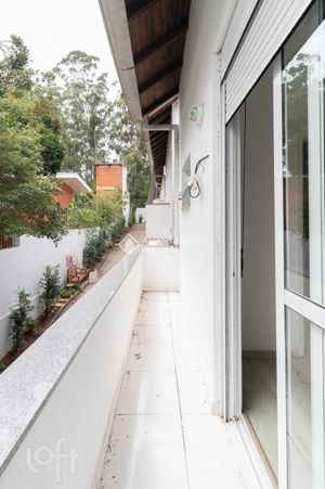 Image 19 - 884549