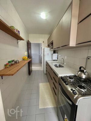 Image 4 - 884550