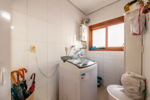 Image 15 - 884552