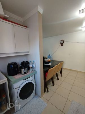 Image 14 - 884556