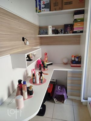 Image 21 - 884556