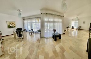 Image 32 - 884558