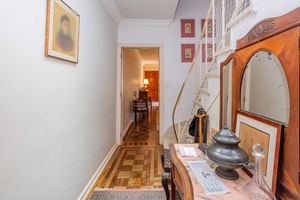 Image 11 - 884560