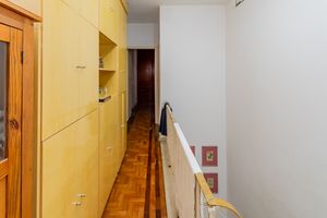Image 18 - 884560