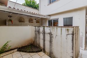 Image 38 - 884560