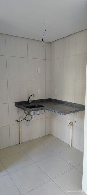 Image 3 - 884563